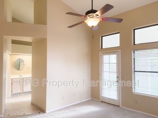 Building Photo - 5517 W Aster Dr