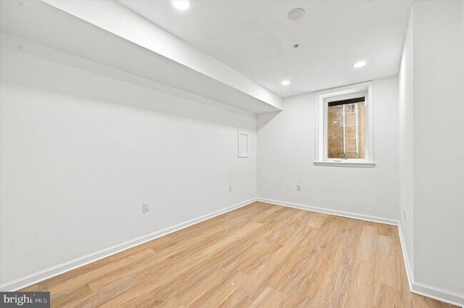 Building Photo - 1644 N Marshall St