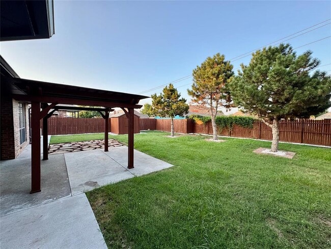 Building Photo - 10504 Walnut Hollow Dr