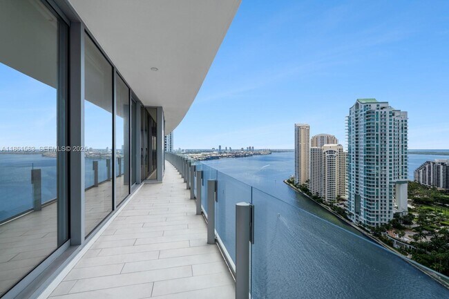 Building Photo - 300 Biscayne Blvd Way