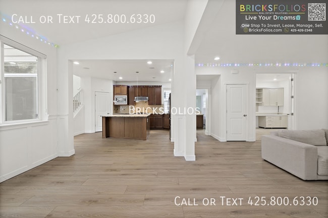 Building Photo - Luxury Corner-Lot Home in Redmond Ridge Ea...