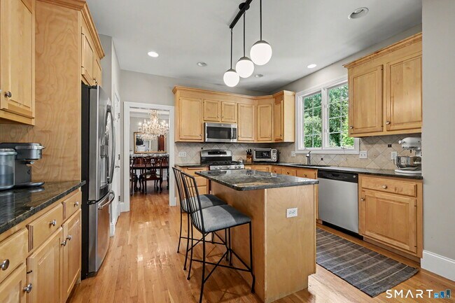 Building Photo - 1 Silvermine Rdg