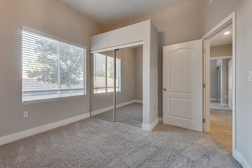 Building Photo - 3475 Cactus Shadow St