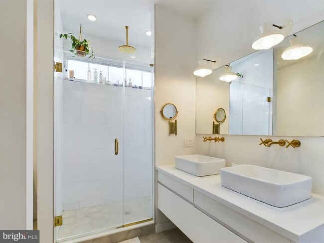 Building Photo - 1114 Shackamaxon St