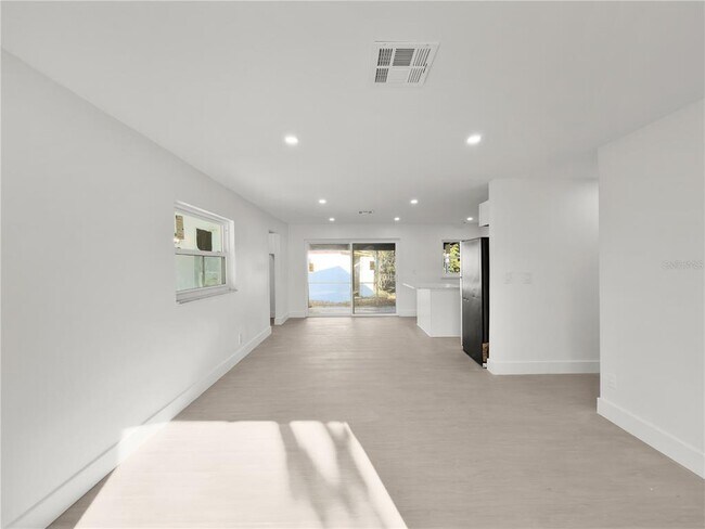 Building Photo - 941 Kathy St