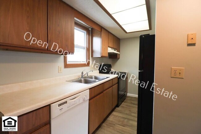 Building Photo - 7705 E State Blvd