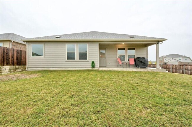 Building Photo - 15400 Summer Ray Dr