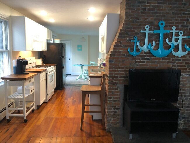 kitchen - 38 Howard St