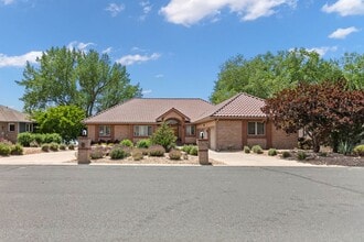 Building Photo - 3957 Valley Oak Dr
