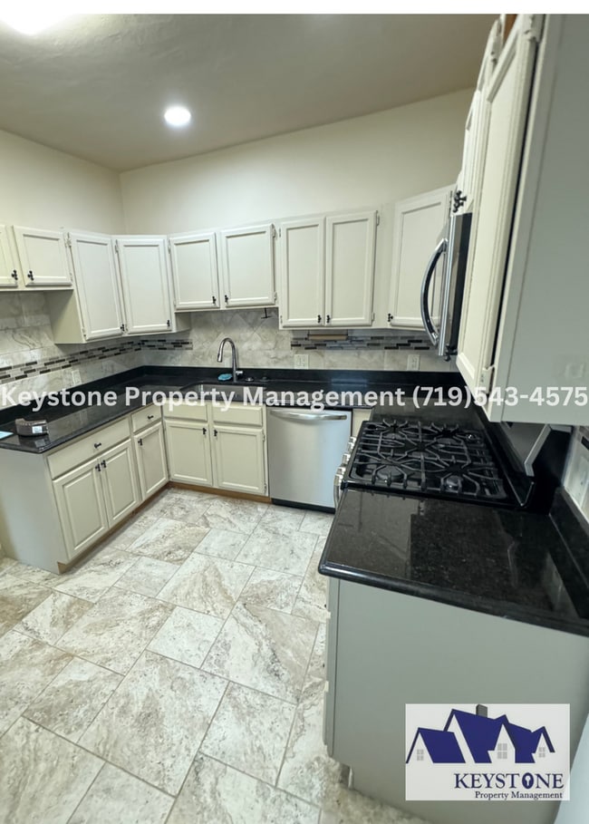 Building Photo - Charming Pet Friendly House 2 Bedroom/1.5 ...