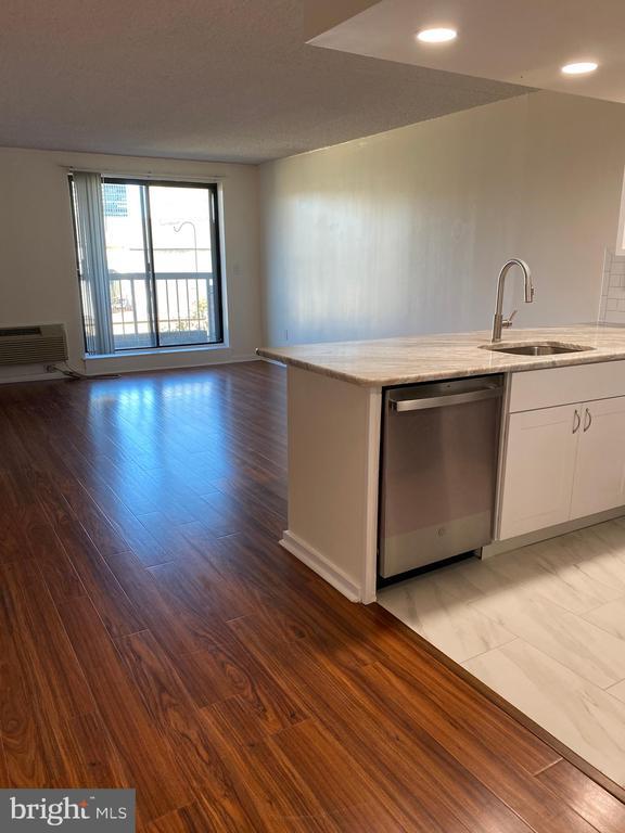 Building Photo - 200 Lombard St