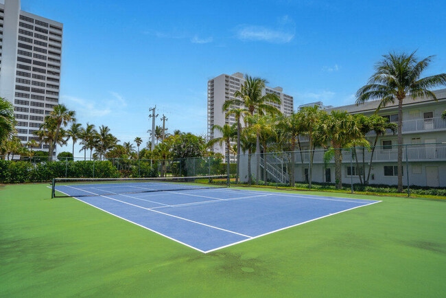 Building Photo - 2679 S Ocean Blvd