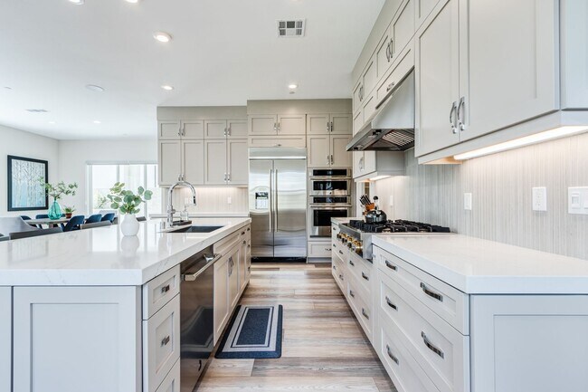 Building Photo - Incredible Fully Furnished New Home In Lak...