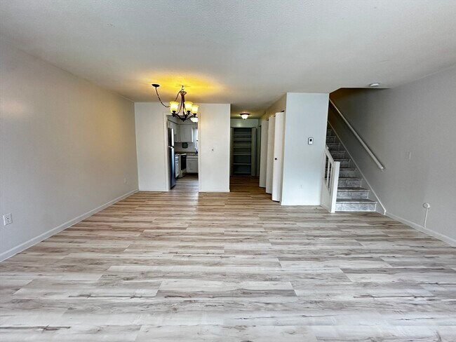 Building Photo - 540 Granby Rd