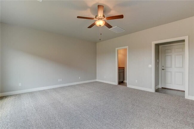 Building Photo - 17617 Hampton Park Dr