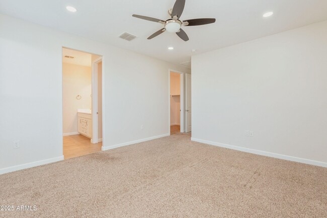 Building Photo - 2055 E Northwood Dr