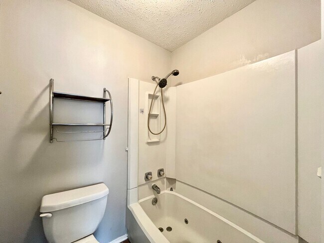 Building Photo - 400 W South Town Dr