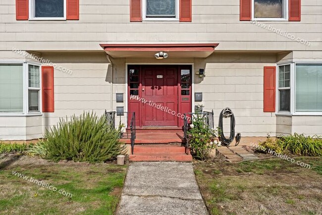 Building Photo - Cozy 1-Bedroom in Prime Piedmont Location ...