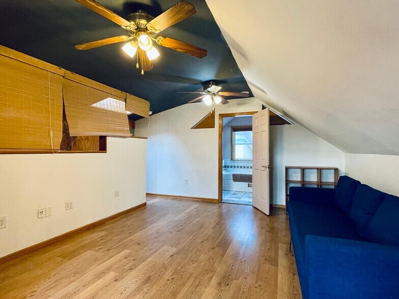 Building Photo - 19 Pitman St