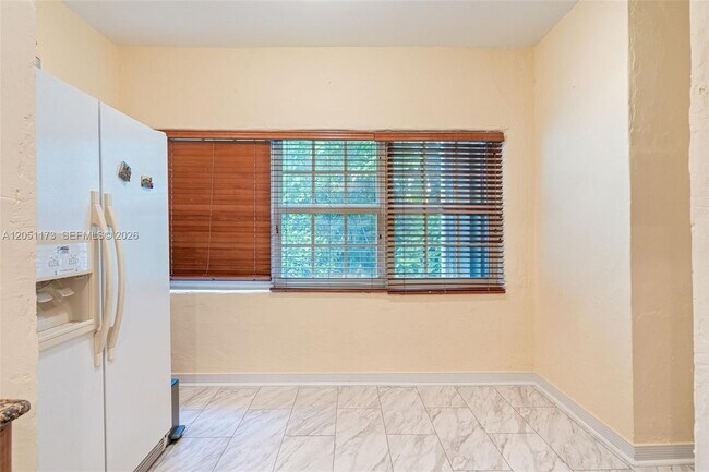 Building Photo - 46 Montilla Ave