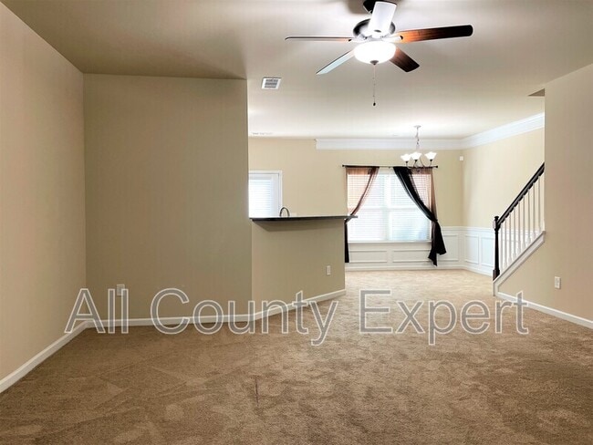 Building Photo - 599 Oakside Pl