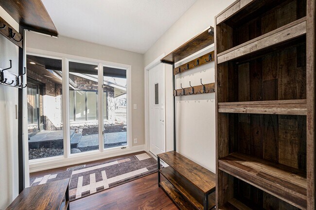 Building Photo - Beautiful Home in Ponca Hills