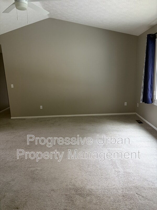 Building Photo - 453 Auburn St
