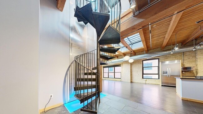 Building Photo - 607 Washington Ave S
