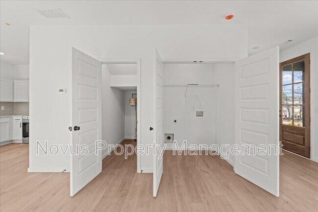 Building Photo - 101 Carroll Cir