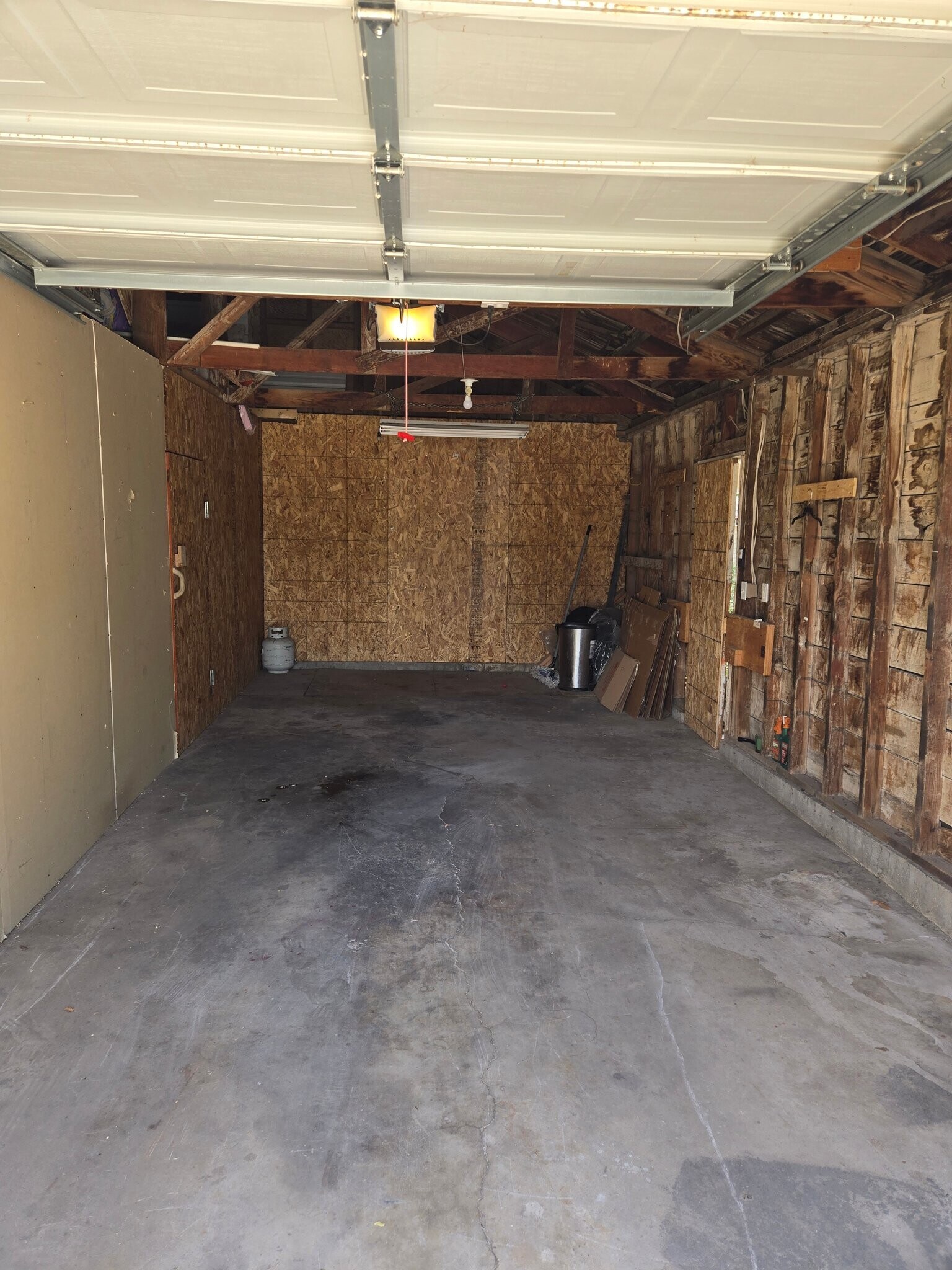 Building Photo - 509 W 200 S