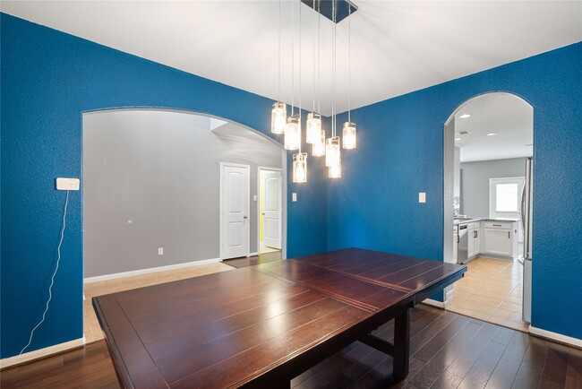 Building Photo - 8923 Jordi Dr