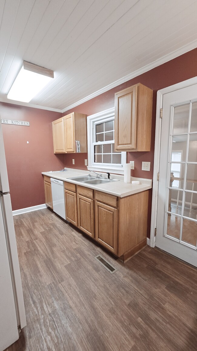Building Photo - 43 Corley Ave