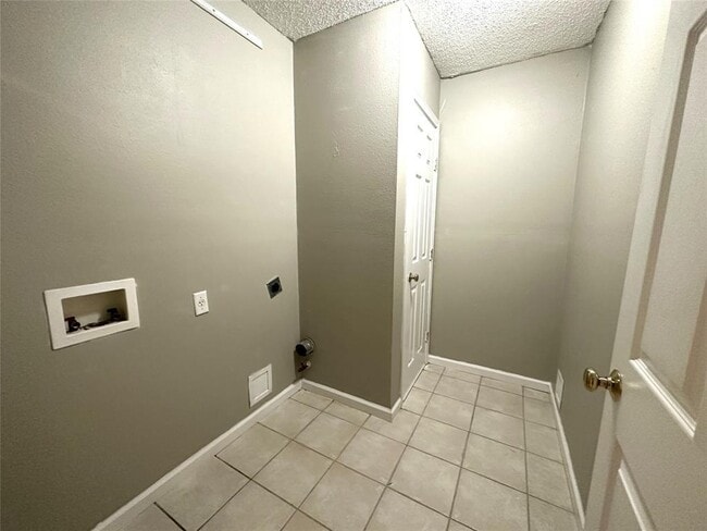 Building Photo - 1104 Kinney Ave