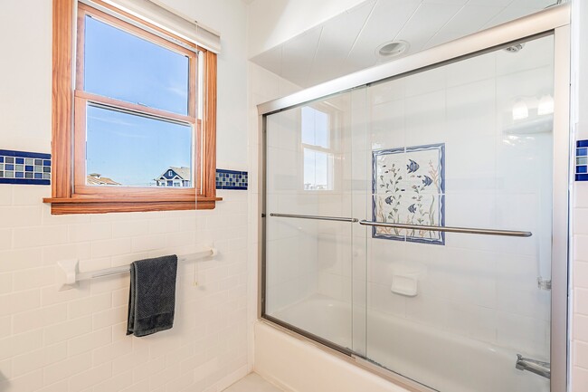 Upstairs full bathroom - 18 Halsey Dr