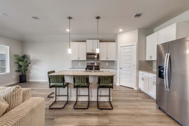 Building Photo - 1318 Cascade Hls Dr