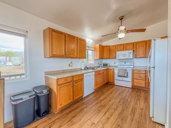 Building Photo - 195 Inia Pl