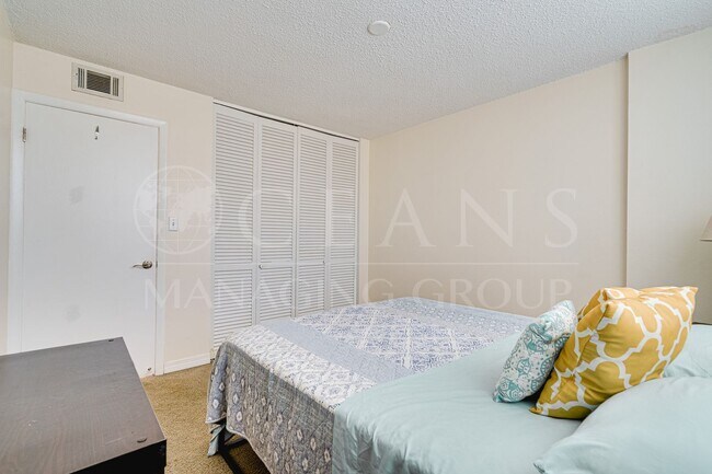 Building Photo - 2727 N Atlantic Ave