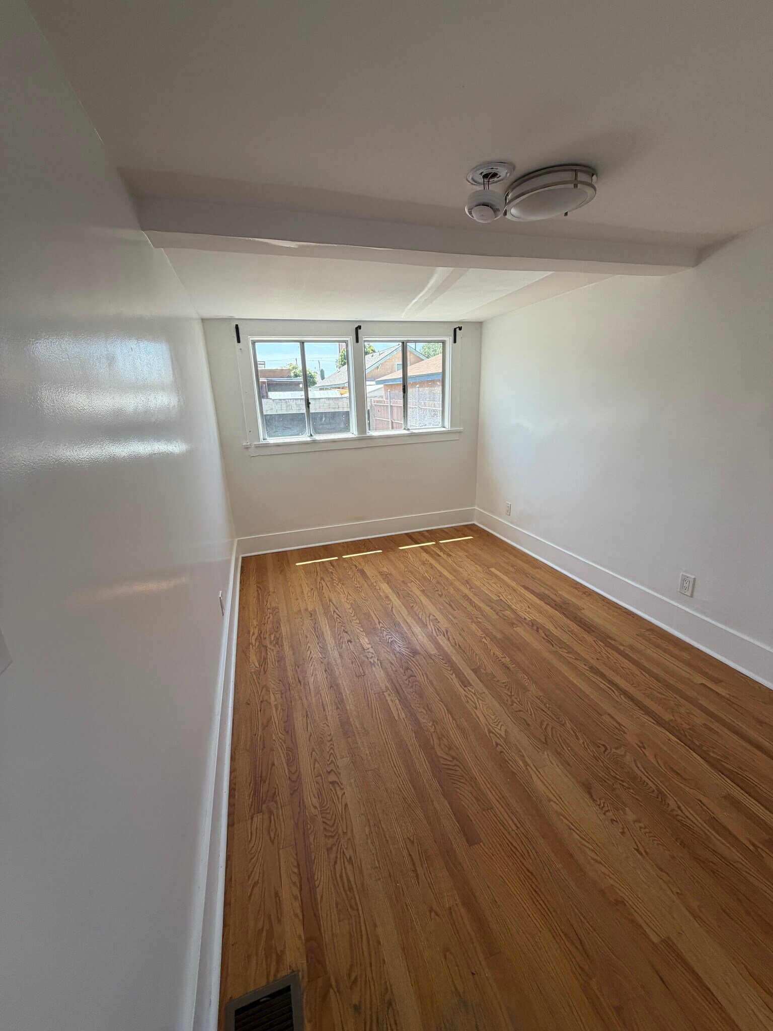 Building Photo - 2174 W 30th St