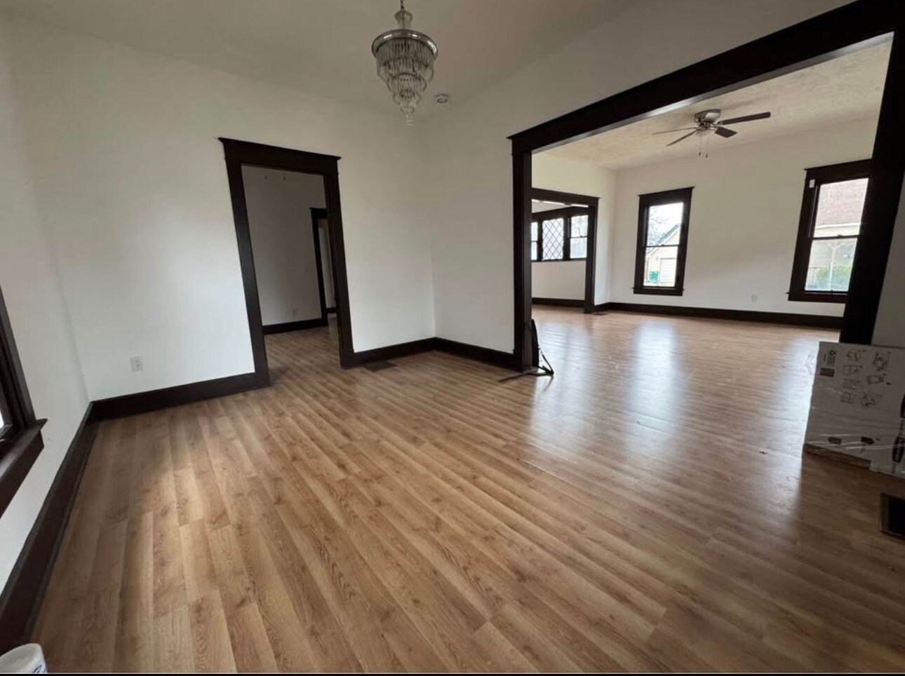 View to the living room - 100 W King St