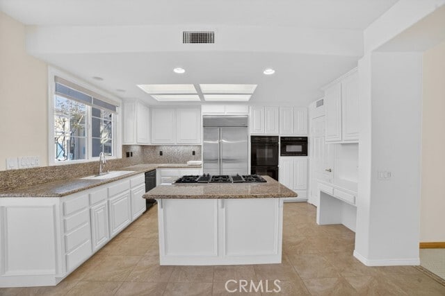 Building Photo - 3 Chandon