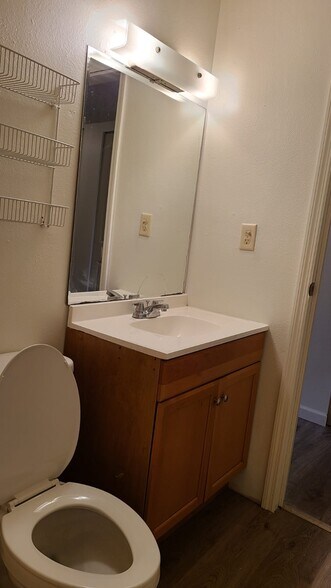 Building Photo - 6519 W Newberry Rd