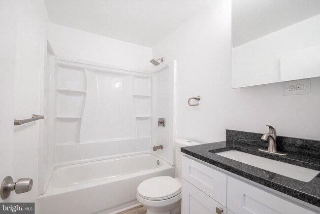 Building Photo - 20 Fort Sumpter Rd