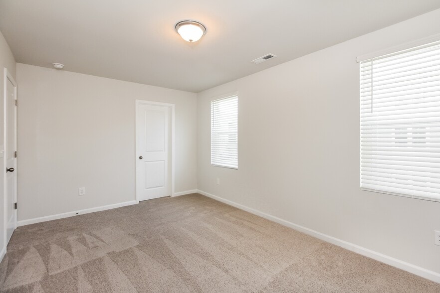 Building Photo - 7251 Bellacroft Dr