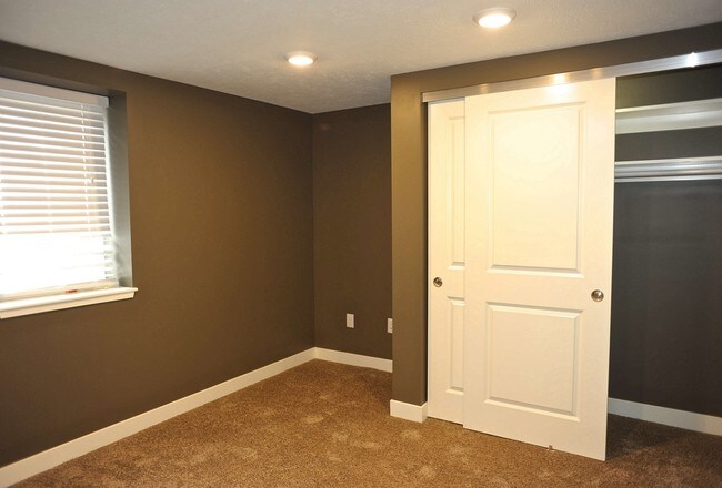 Building Photo - 1213 Lake Michigan Dr NW