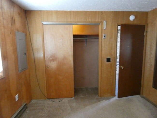 Building Photo - Central Duplex with View