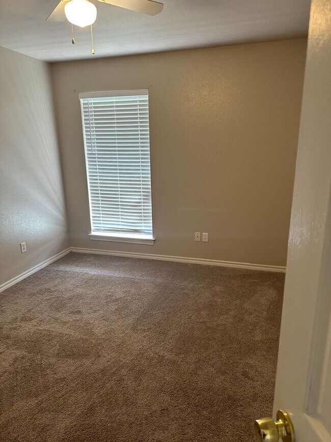 Building Photo - College Station - 3 bedroom/2 bath Duplex ...