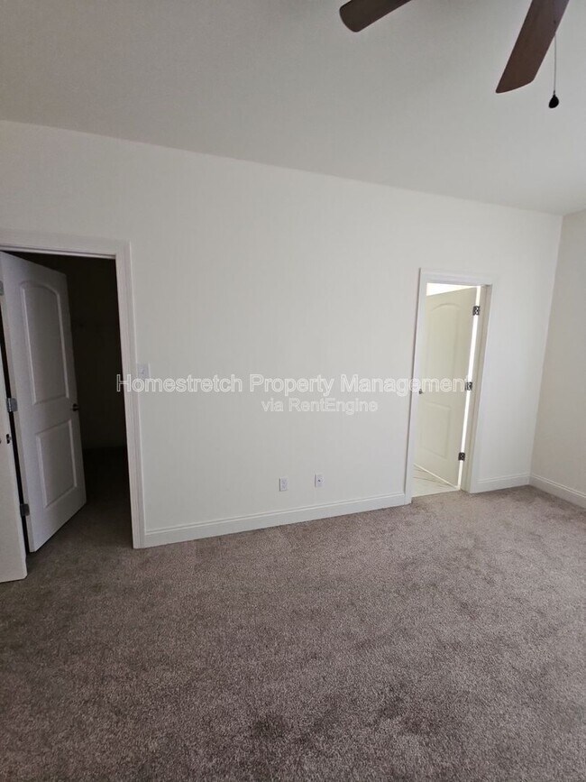 Building Photo - 521 Upper Ridgepointe Ct