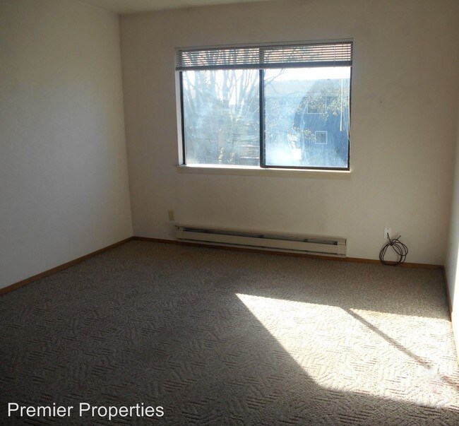 Building Photo - 243-243 Cypress St