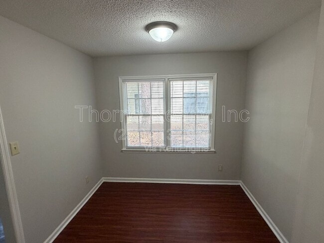Building Photo - 2257 Sherwood Ave