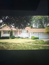 Building Photo - 1707 Fairview Ave N
